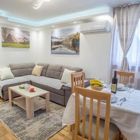 Lux Centre Apartment Жабляк Экстерьер фото